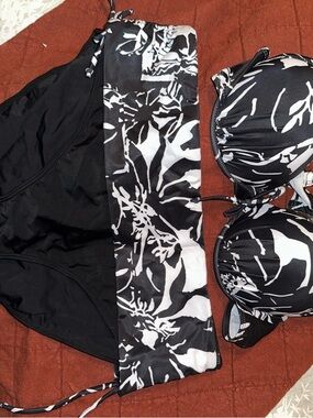 Black & White Floral Push-Up Bikini Set